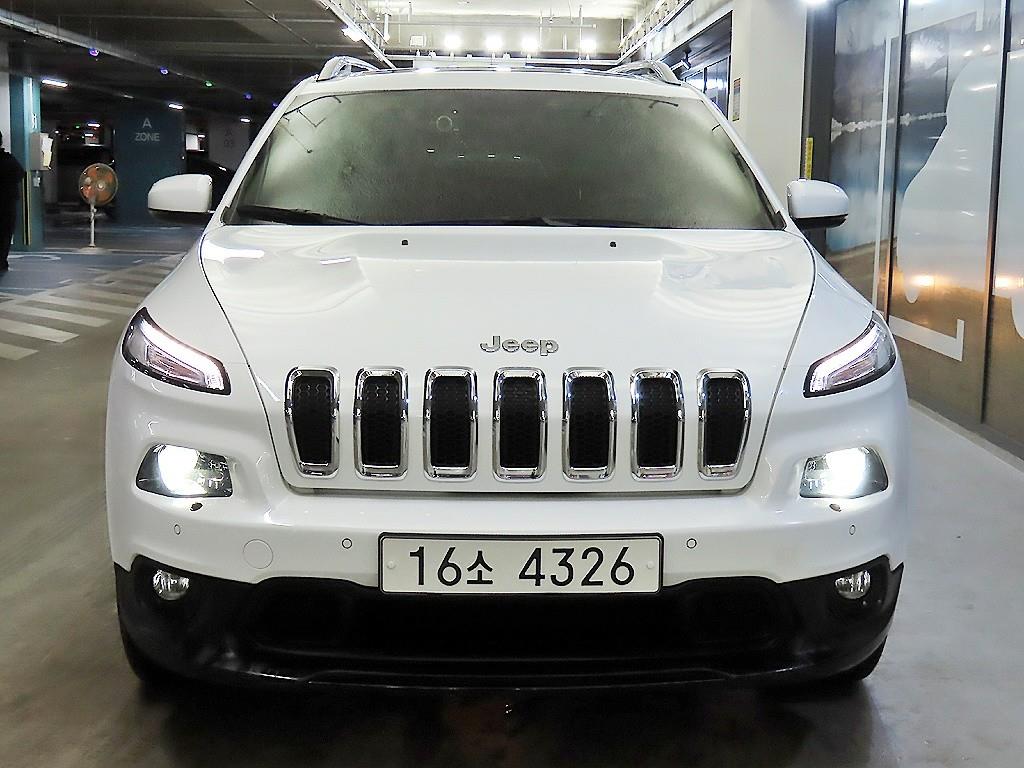 지프 체로키 2.4 론지튜드 AWD 사진