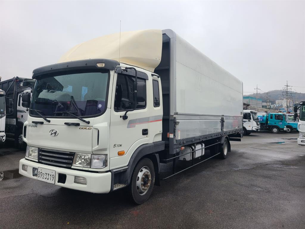 현대 메가트럭 260 윙바디 5톤 수동 - 중고 트럭 매물 이미지
