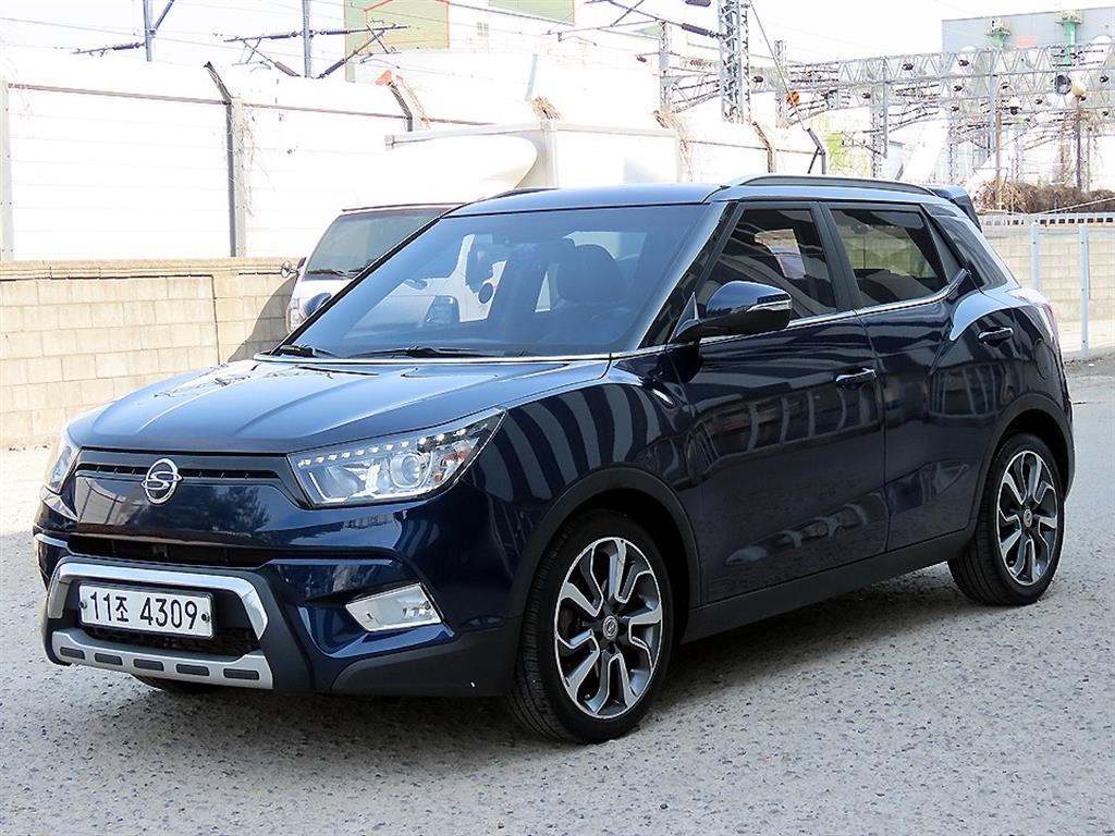KGM 티볼리 디젤 2WD 1.6 LX 사진 2/20