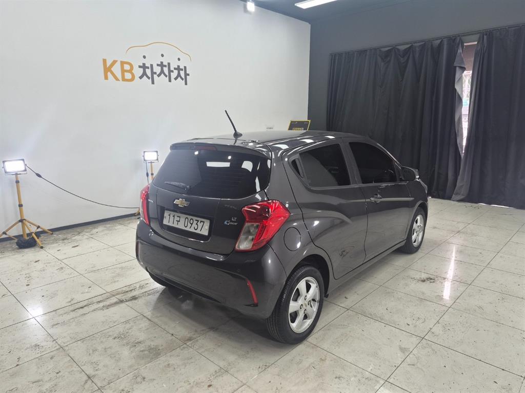 Chevrolet Spark LT Plus 5