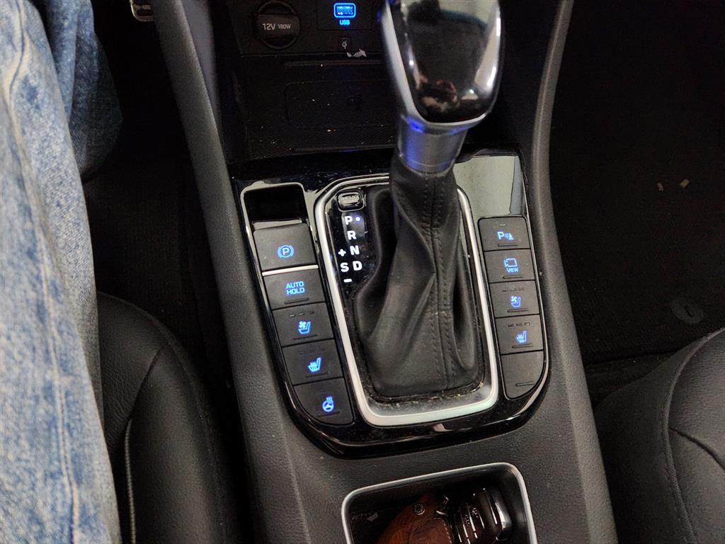 Hyundai IONIQ Q 10