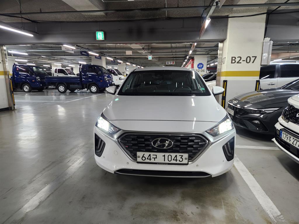 Hyundai IONIQ Q