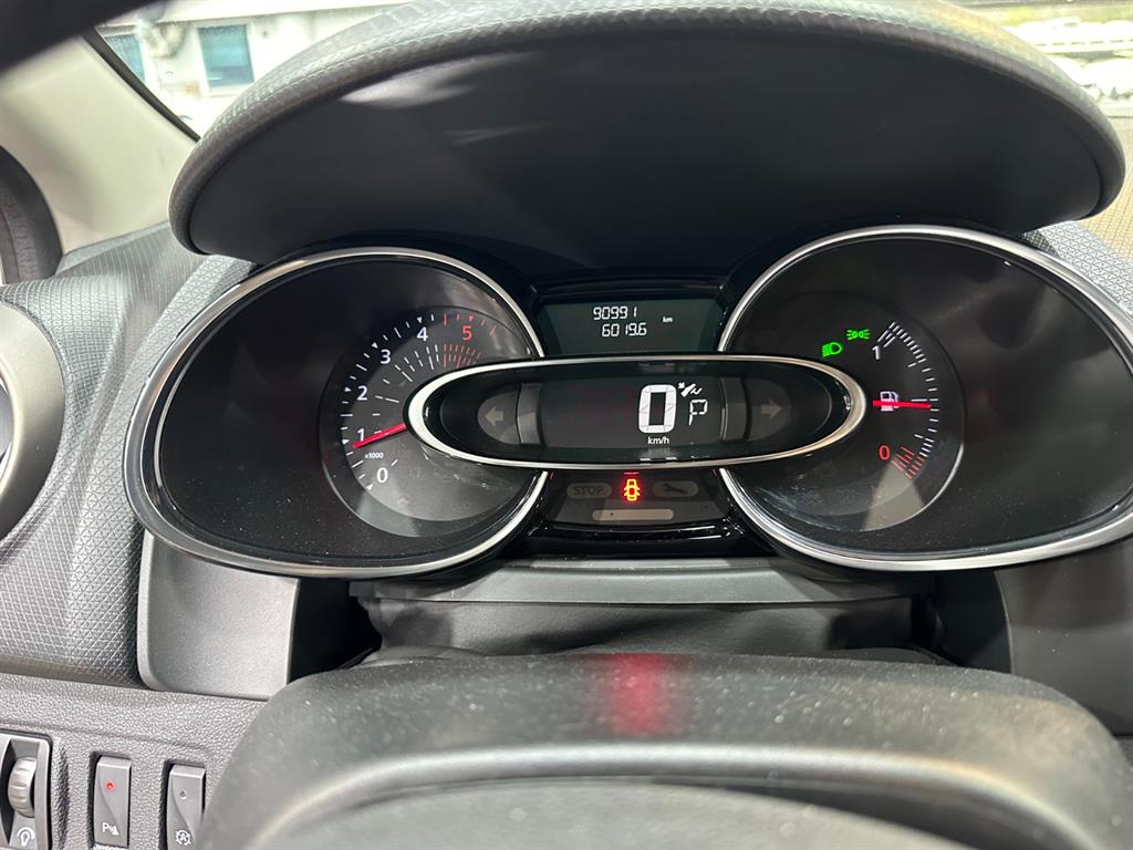 Renault Clio Iconic 10
