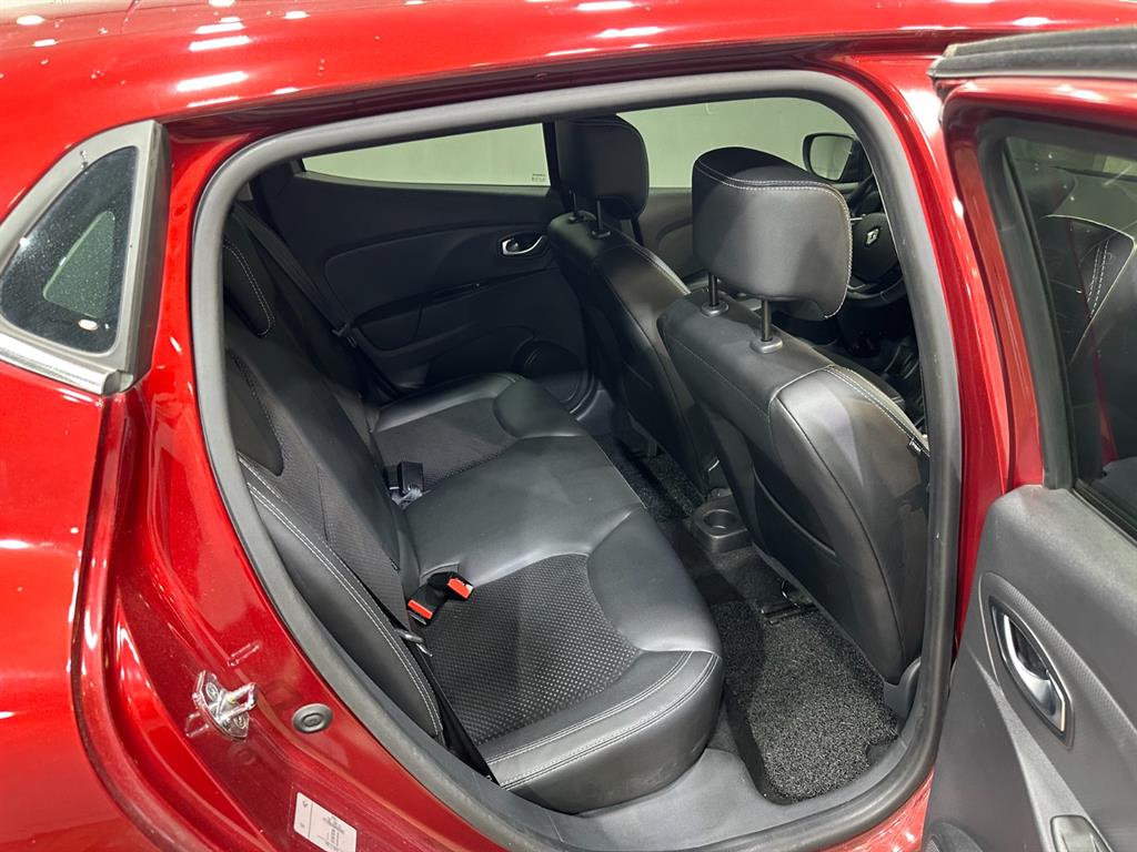 Renault Clio Iconic 9