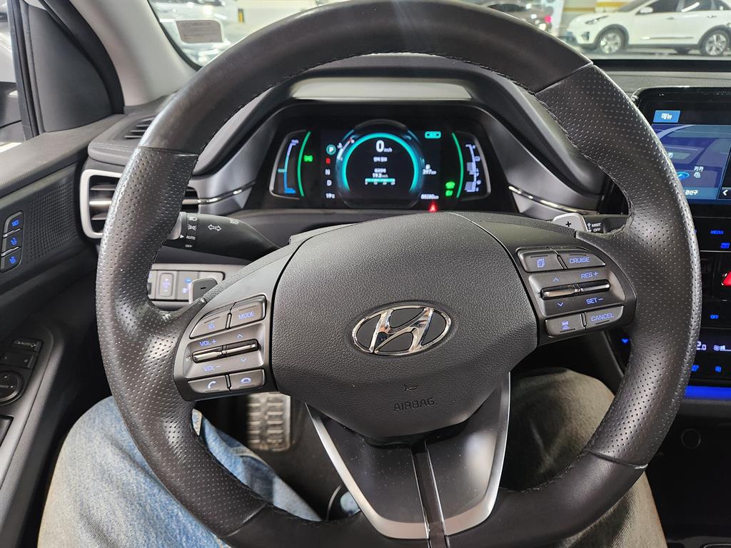 Hyundai IONIQ Q 8