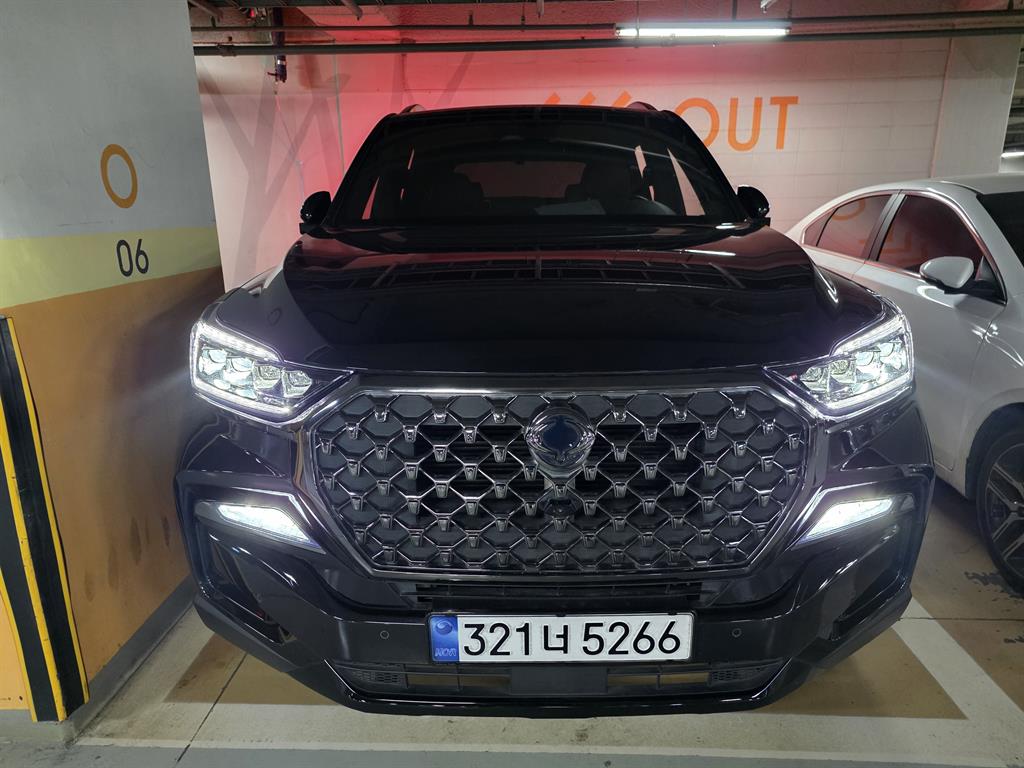 렉스턴 뉴 아레나 (Y461) 4WD 디젤 2.2 더 블랙 2024년식
