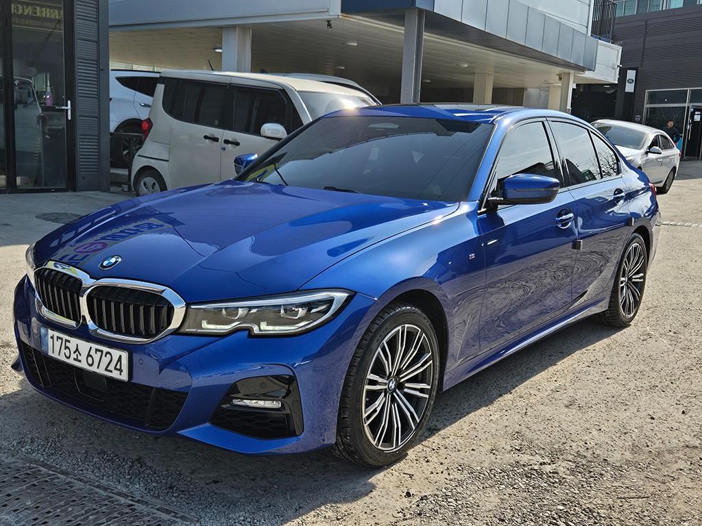 BMW 3시리즈 320d xDrive M 스포츠 사진 2/19