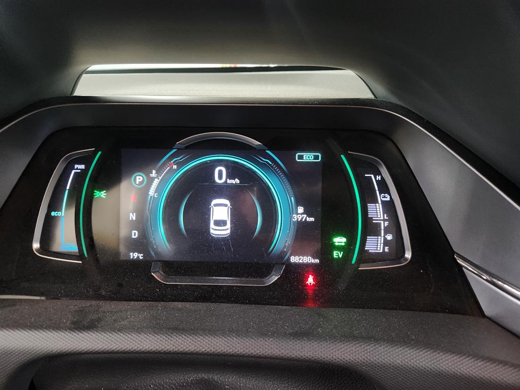 Hyundai IONIQ Q 7