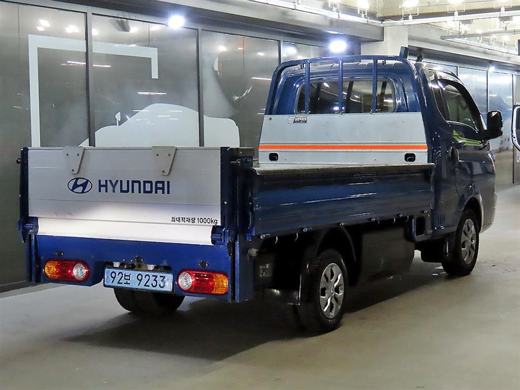 Hyundai Porter 1.0 Ton/ Super Cab/ Long Wheelbase — фото 4