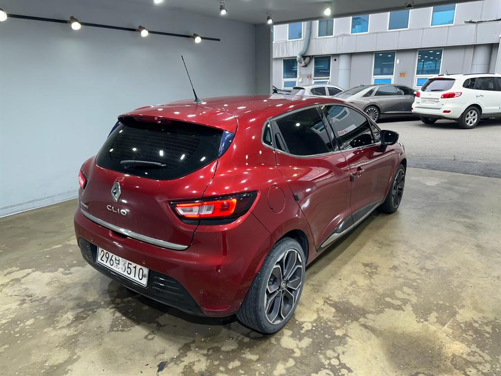 Renault Clio Iconic 7