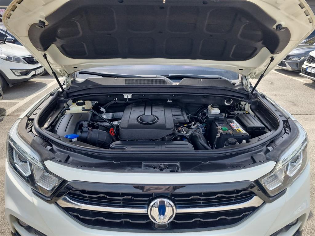 KG Mobility (Ssangyong) Rexton 4WD Diesel 2.2 Adventure 8