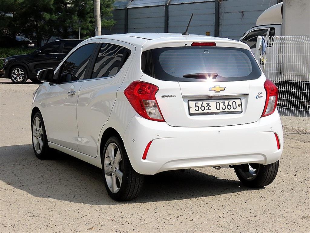 Chevrolet Spark LTZ 4
