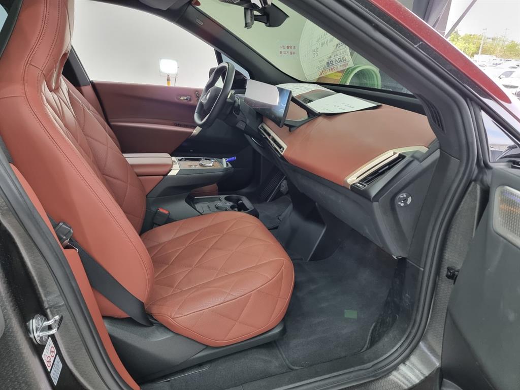 BMW X5 M50i 8