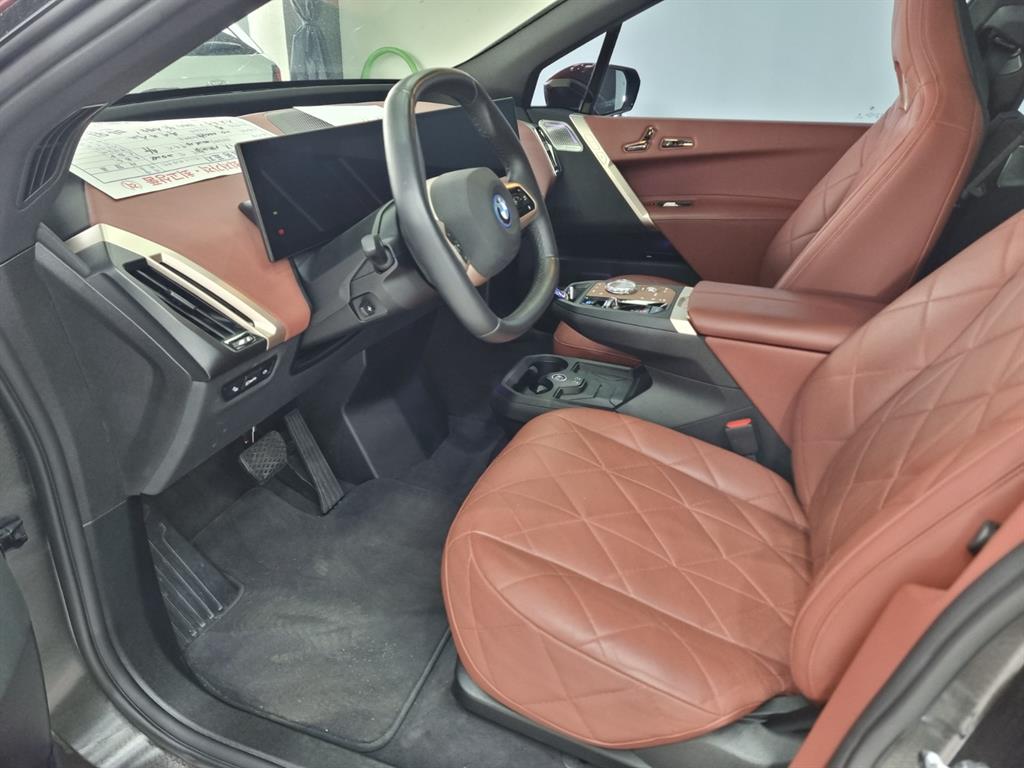 BMW X5 M50i 6