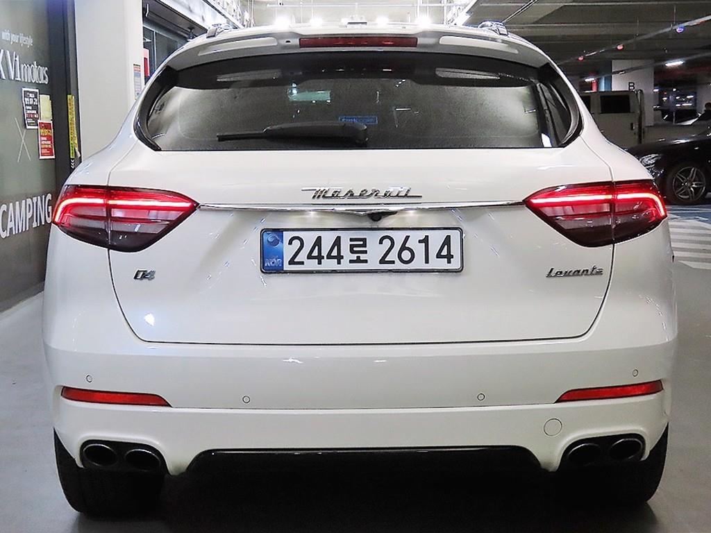 마세라티 르반떼 3.0 AWD 그란 스포츠 사진 2/20