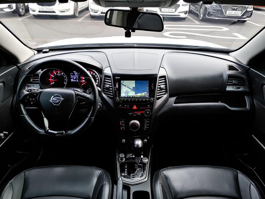 KG Mobility (Ssangyong) Tivoli Gasoline 2WD 1.6 VX 6
