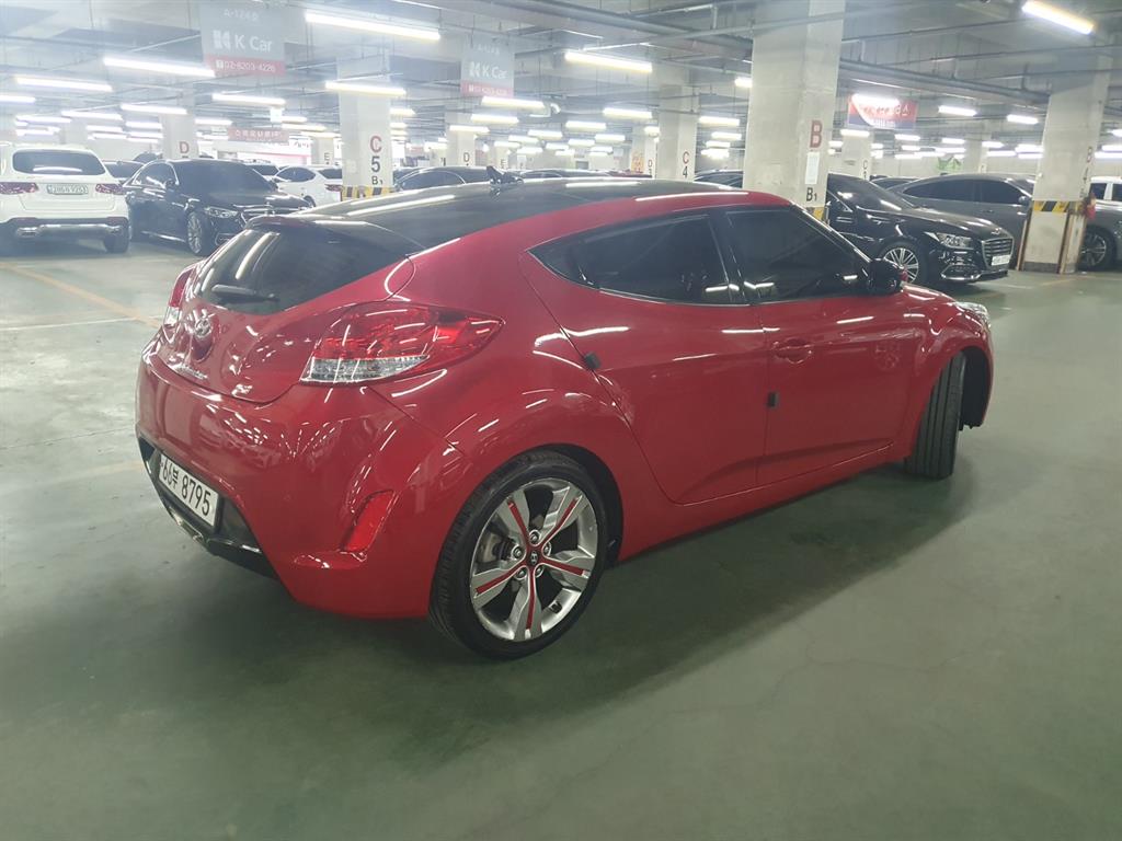 Hyundai Veloster Extreme 6