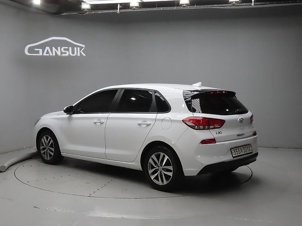[현대] i30 (PD) 1.6 디젤 스마트 사진 3