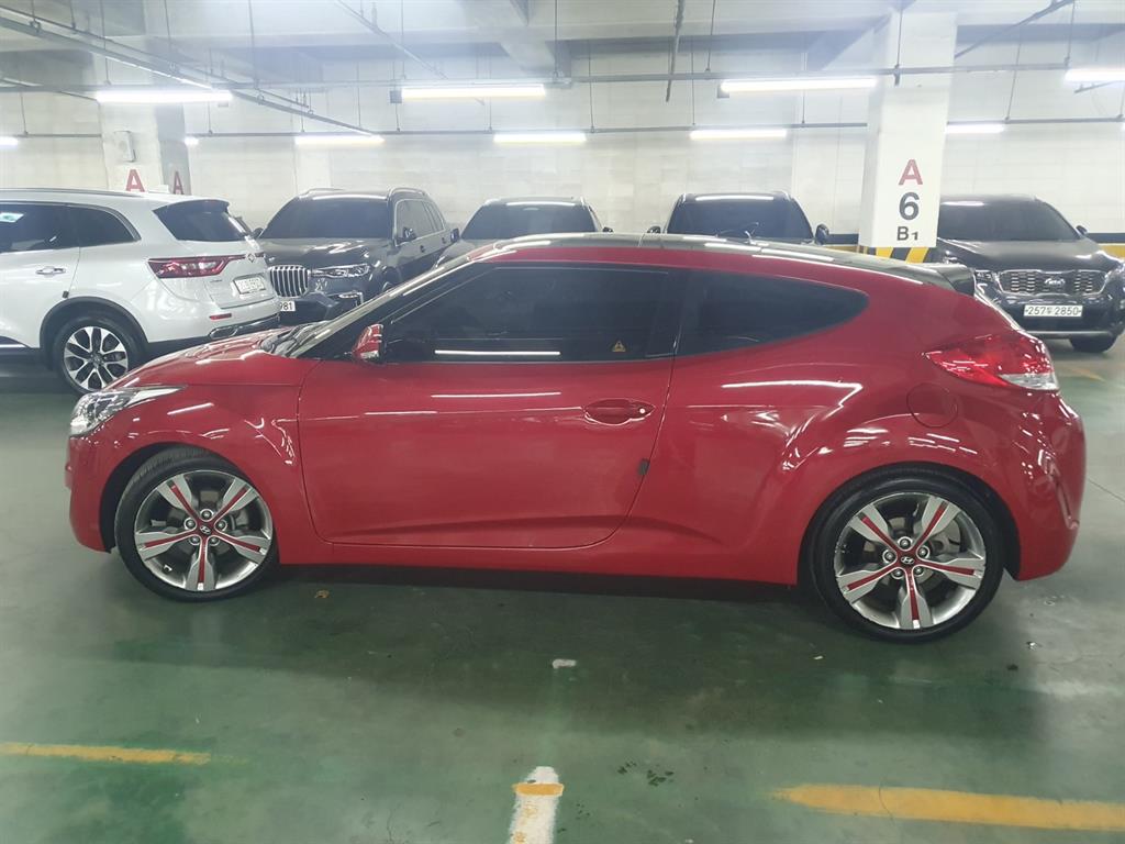 Hyundai Veloster Extreme 8