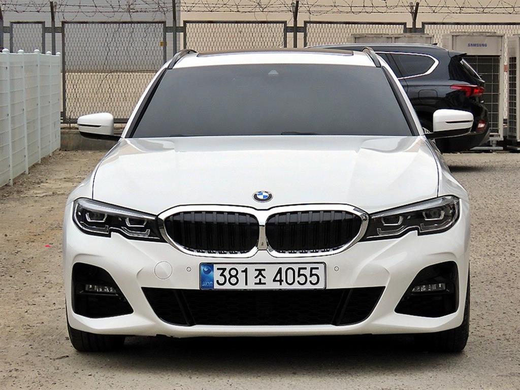 BMW 3시리즈 320d 투어링 M 스포츠 사진
