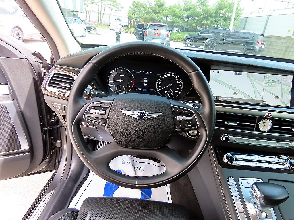 Genesis G90 3.8 GDI Luxury 9