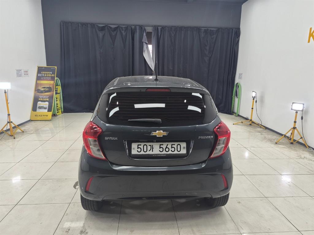 Chevrolet Spark Premier 4