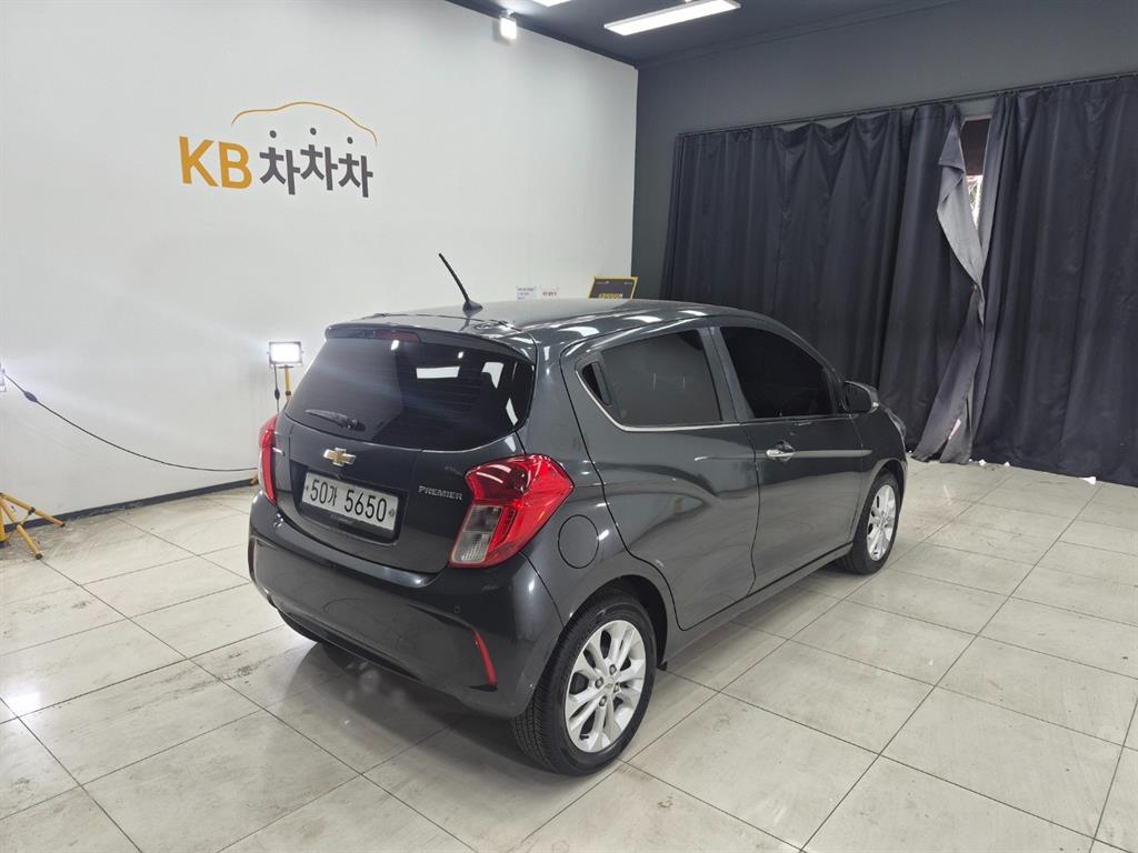 Chevrolet Spark Premier 5