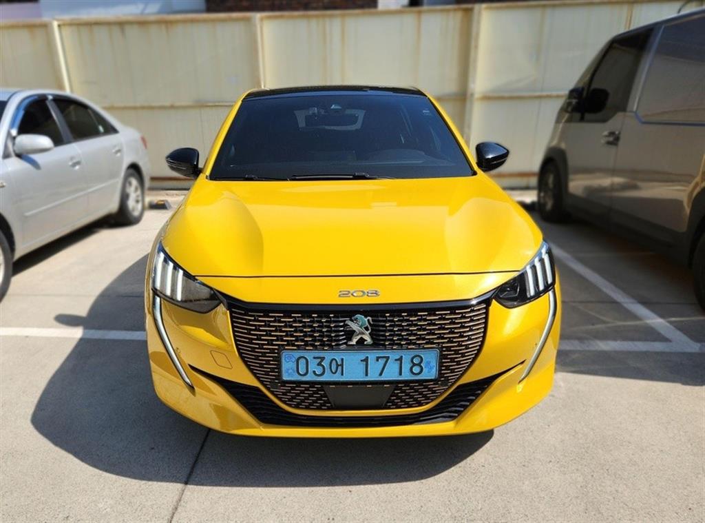 e-208 알뤼르 2021년식