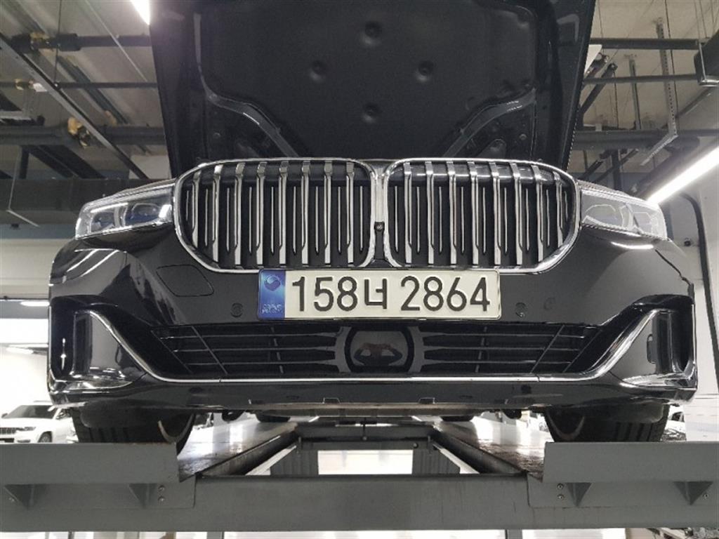 BMW 7 Series 740i Design Pure Excellence