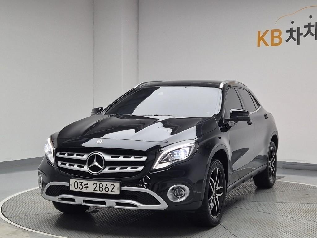 Mercedes-Benz GLA-Class GLA220 Premium