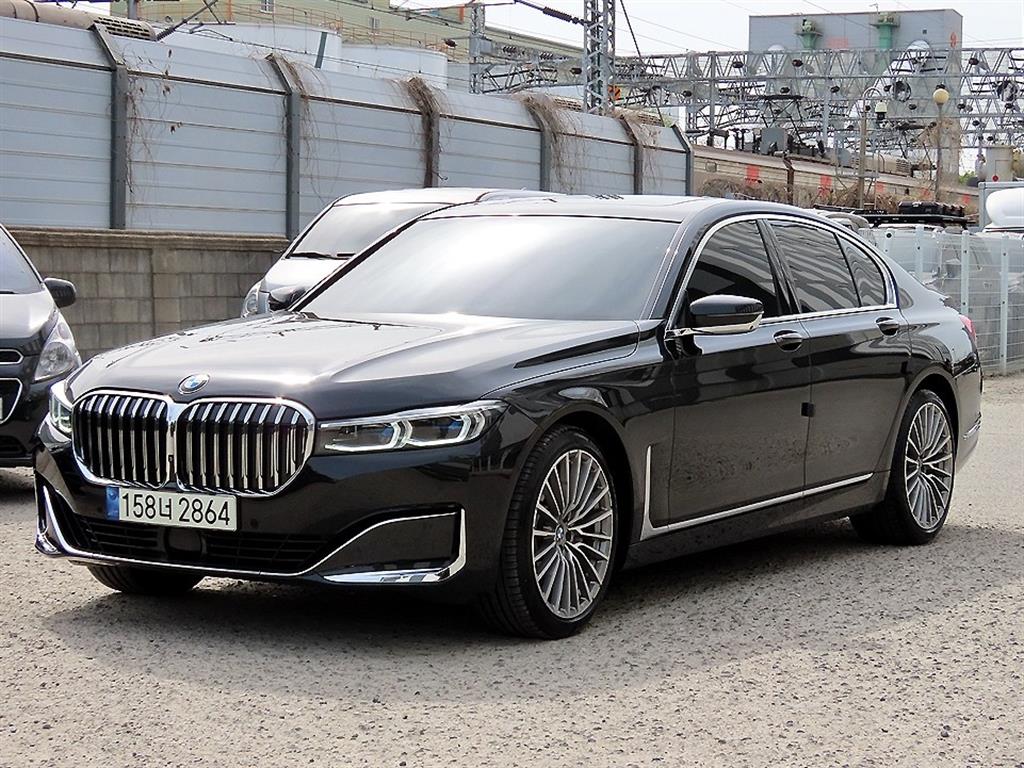 BMW 7시리즈 740i 디자인 퓨어 엑설런스 사진 2/20