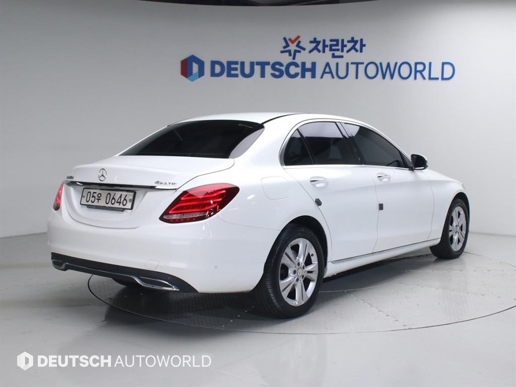 벤츠 C 클래스 C220 d 4MATIC 사진 2/20