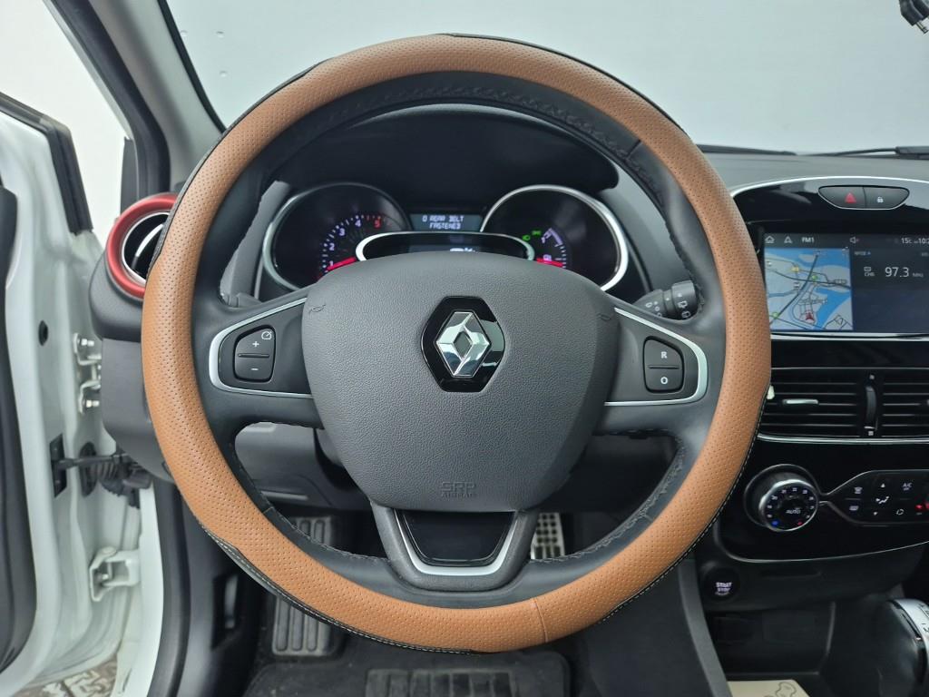 Renault Clio Intense Panoramic 10