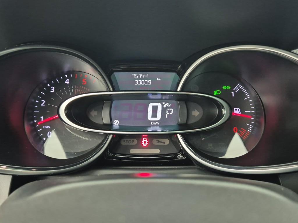 Renault Clio Intense Panoramic 8