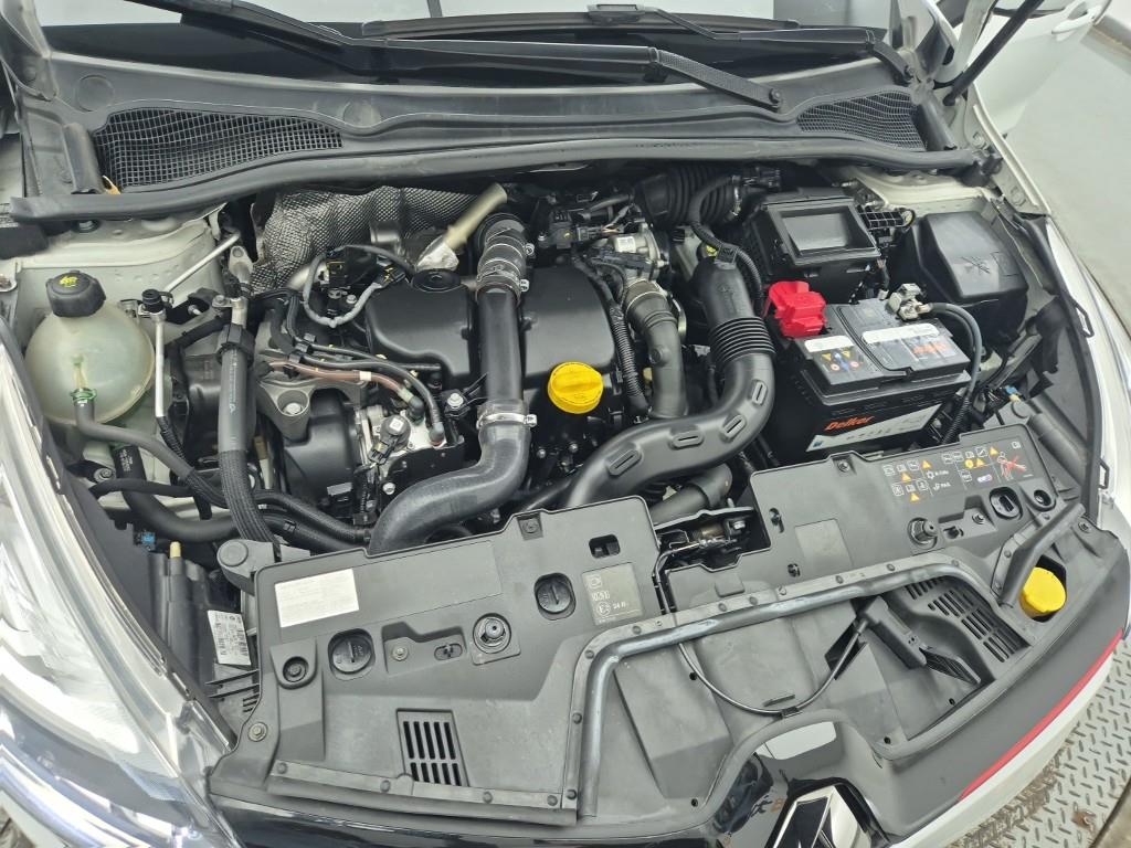 Renault Clio Intense Panoramic 7
