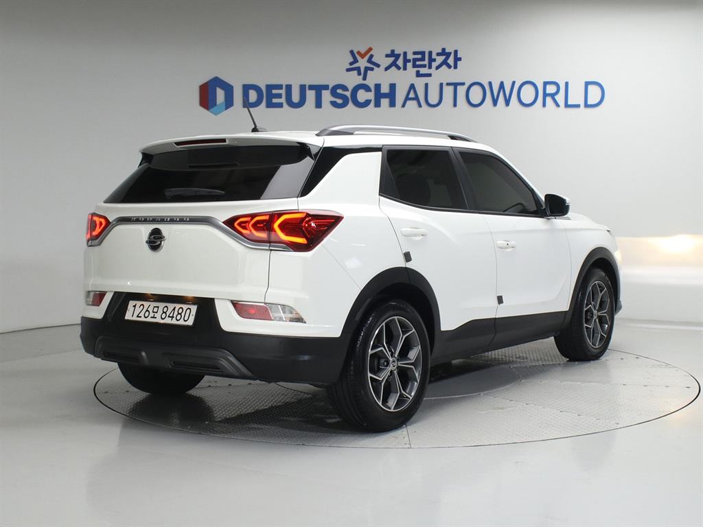 KGM 코란도 2WD 디젤 1.6 C5 사진 2/20