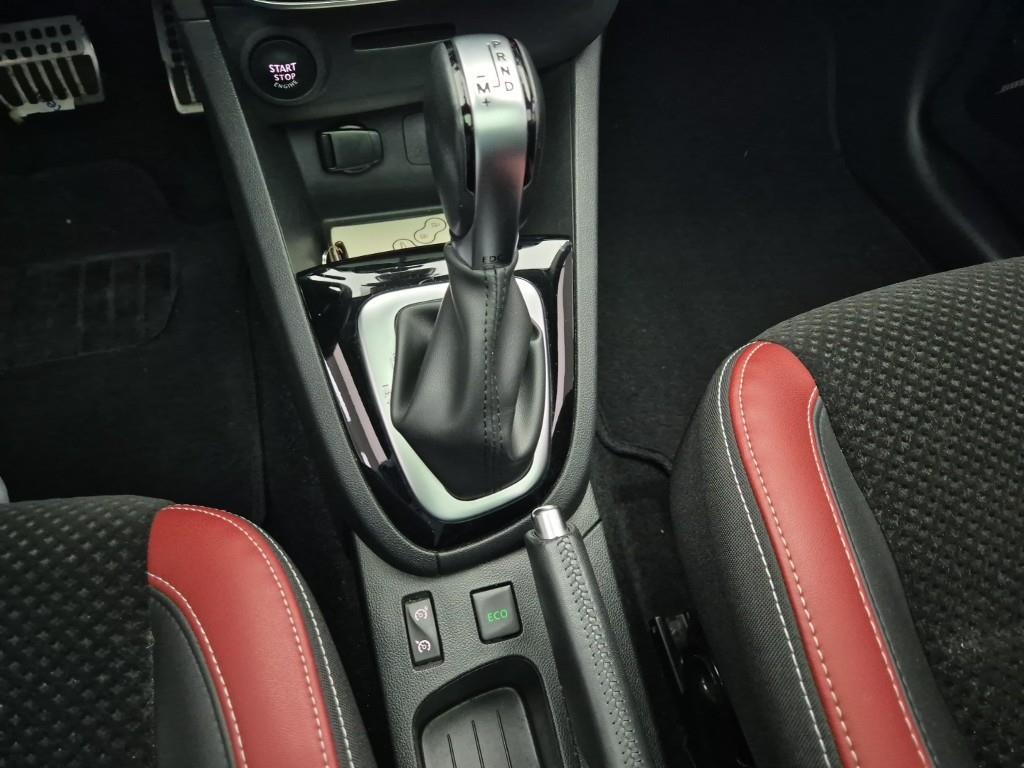 Renault Clio Intense Panoramic 9