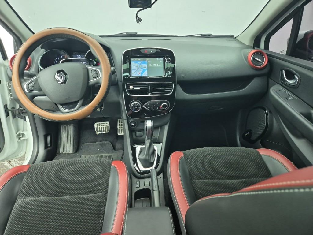 Renault Clio Intense Panoramic 6