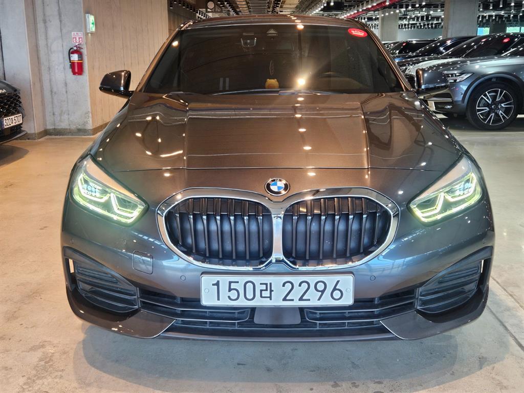 BMW 1 Series 118d Joy 4