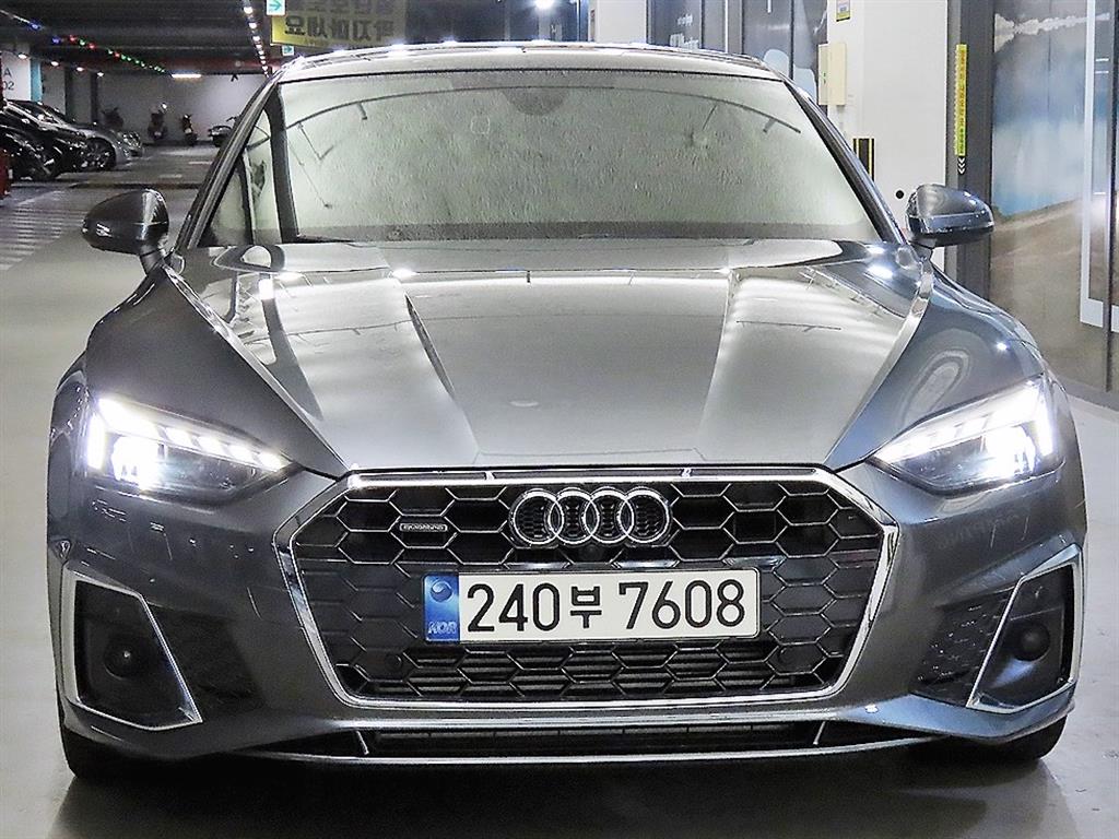 아우디 A5 40 TFSI 콰트로 프리미엄 스포트백 사진