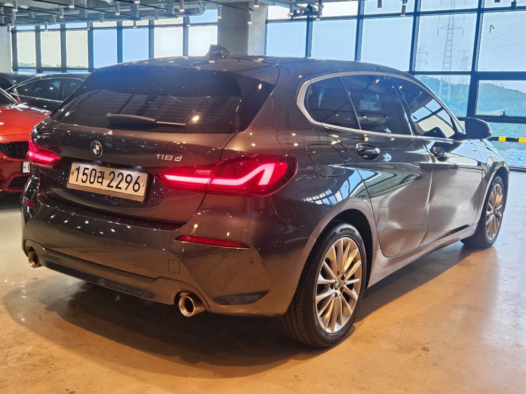 BMW 1 Series 118d Joy 6