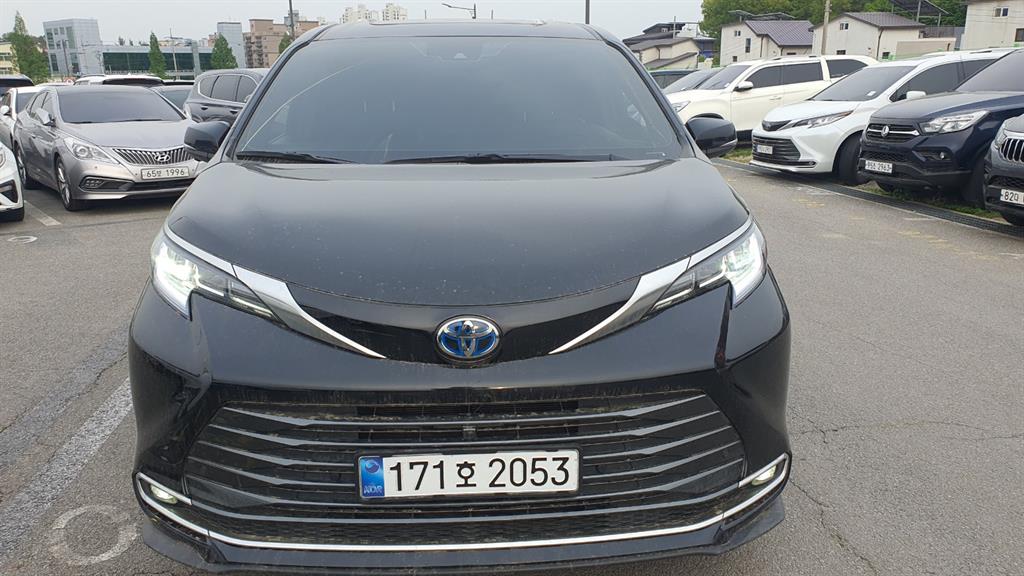 Toyota Sienna 2.5 2WD Hybrid