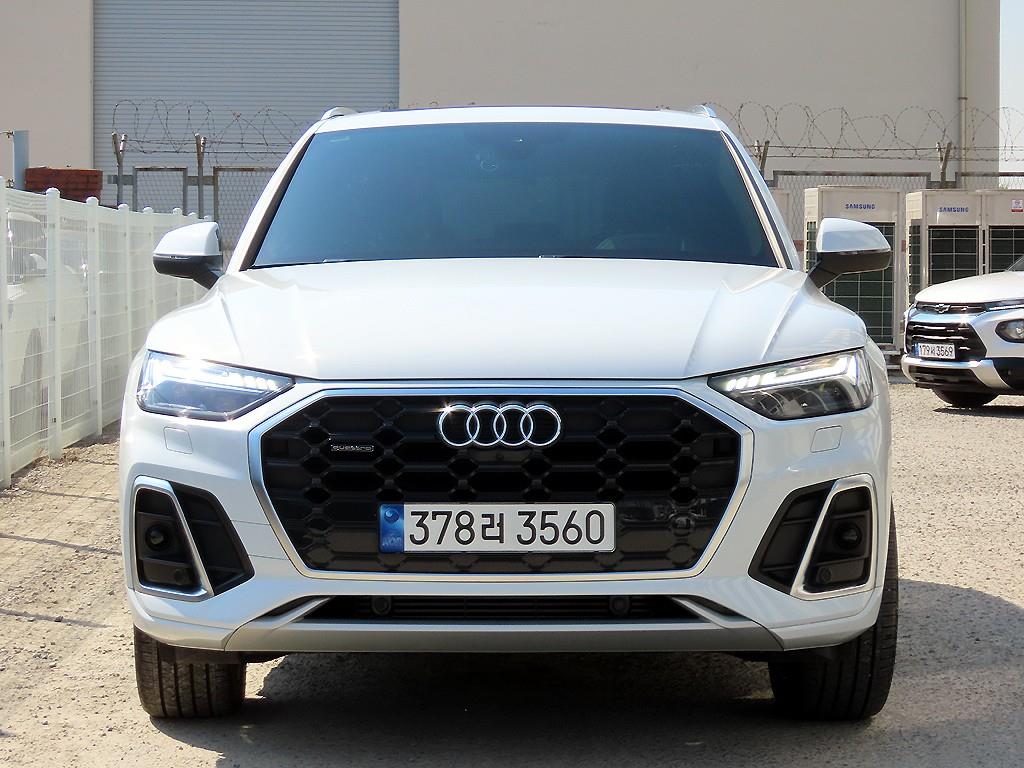 Q5 (FY) 45 TFSI 콰트로 프리미엄 2022년식