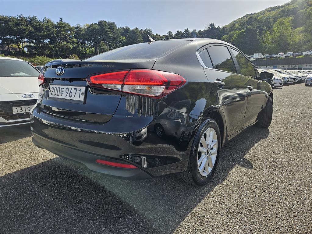 Kia K3 1.6 GDI Trendy E 6