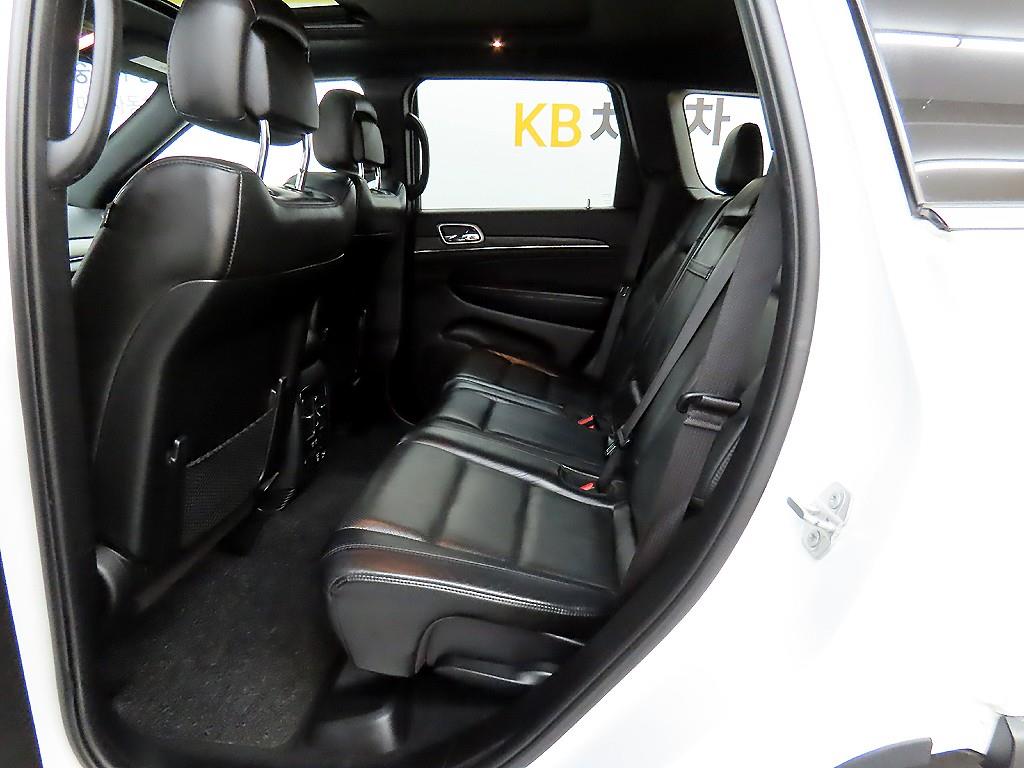 Jeep Cherokee 3.6 Limited 7