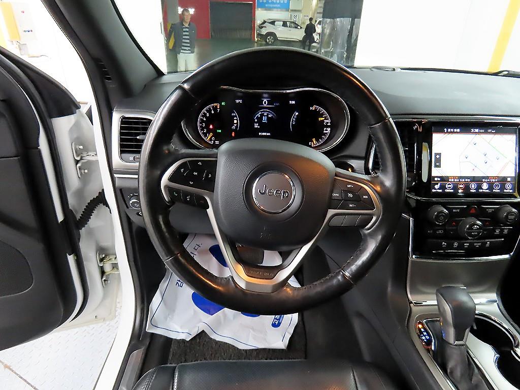 Jeep Cherokee 3.6 Limited 10