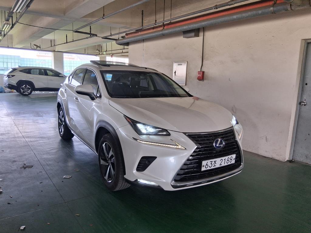 Lexus NX Supreme