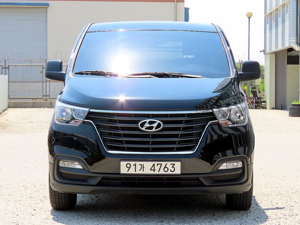 Hyundai Starex 2WD Van Style