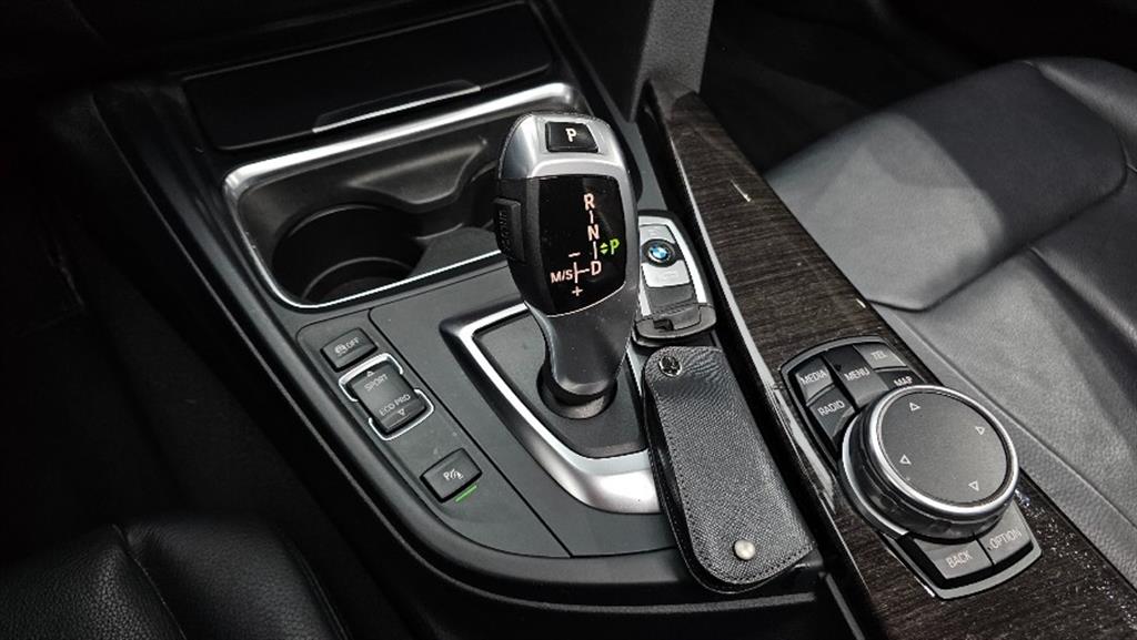 BMW 4 Series 420d Gran Coupe Luxury 10