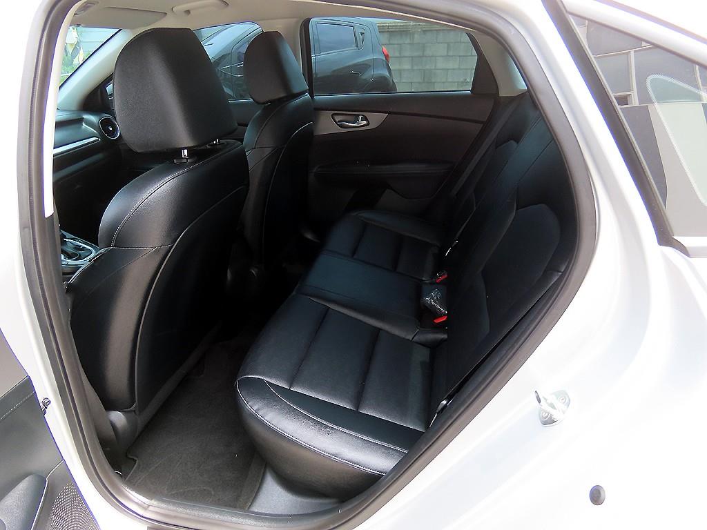 Kia K3 1.6 Luxury 7